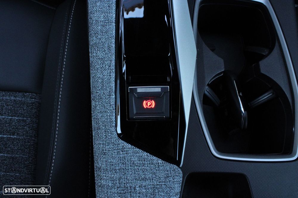 Peugeot 3008 1.2 Hybrid Allure e-DCS6 - 16