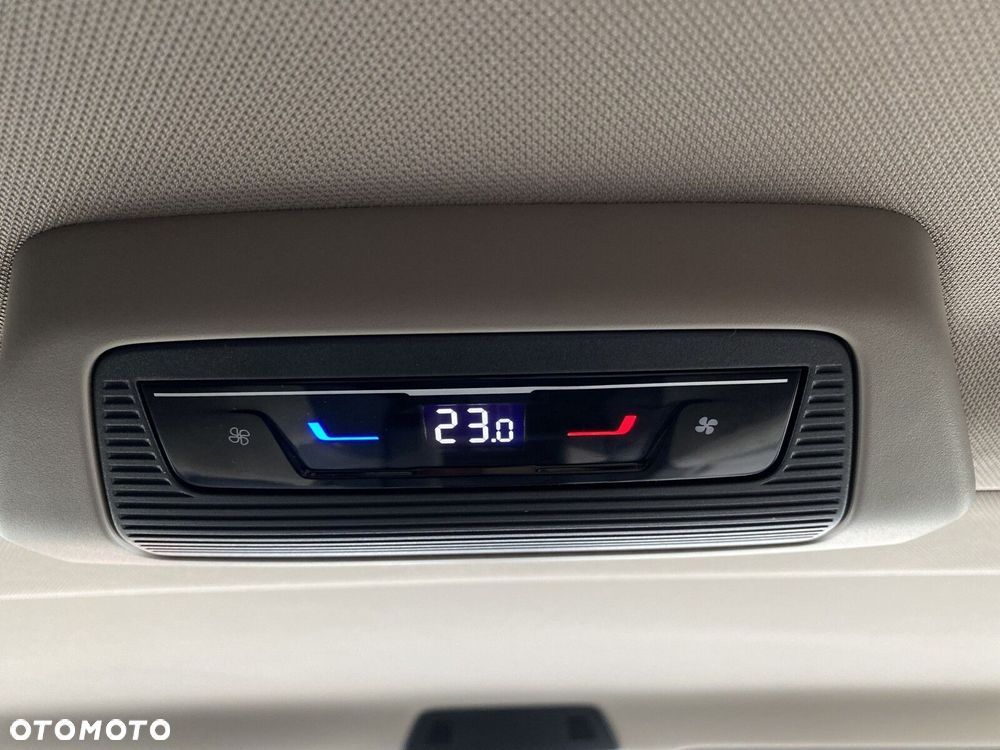 Volkswagen Multivan 2.0 TDI L1 Family DSG - 32
