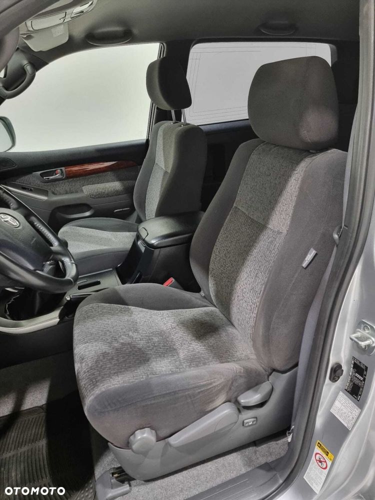 Toyota Land Cruiser - 16