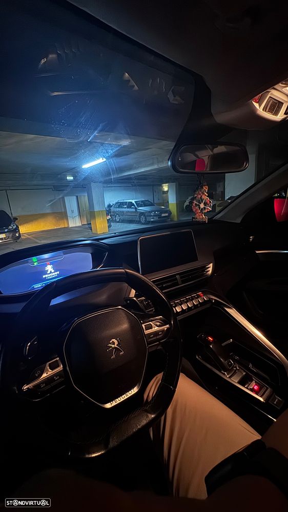 Peugeot 5008 1.5 BlueHDi Allure EAT8 - 3