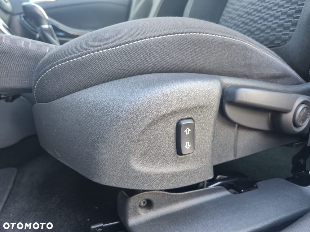 Opel Astra 1.4 Turbo Start/Stop Dynamic - 25