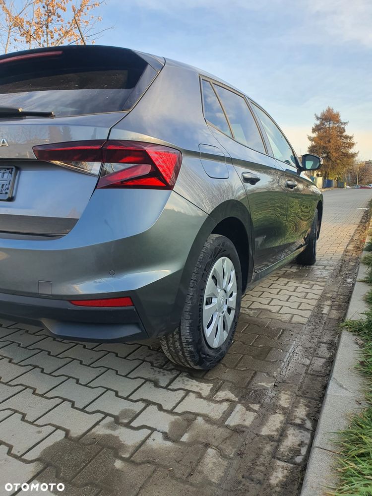 Skoda Fabia ver-1-0-tsi-ambition-dsg - 4