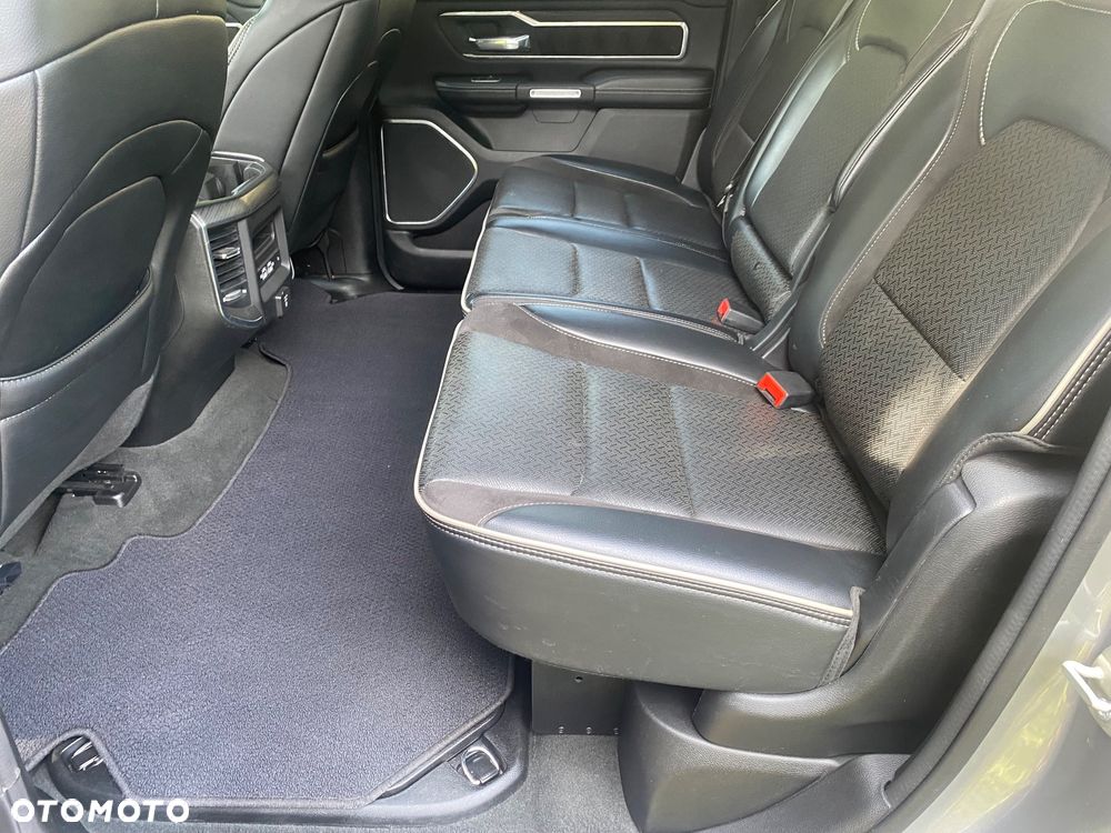 RAM 1500 Crew Cab Shortbed Laramie - 15