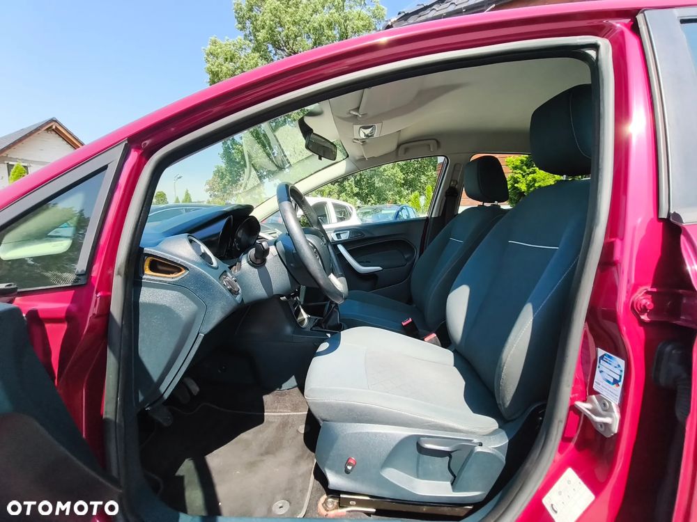 Ford Fiesta 1.25 Ghia - 28