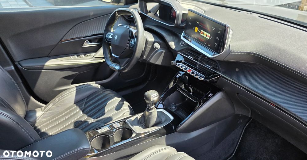 Peugeot 2008 1.5 BlueHDi GT S&S - 29