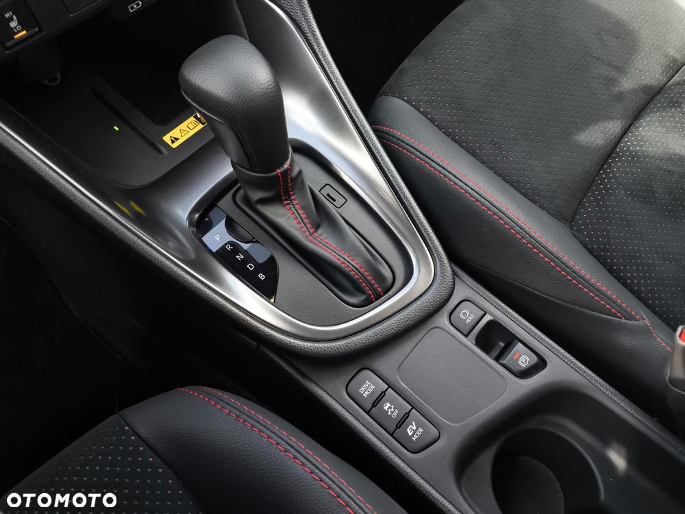 Toyota Yaris Hybrid 1.5 GR Sport - 24