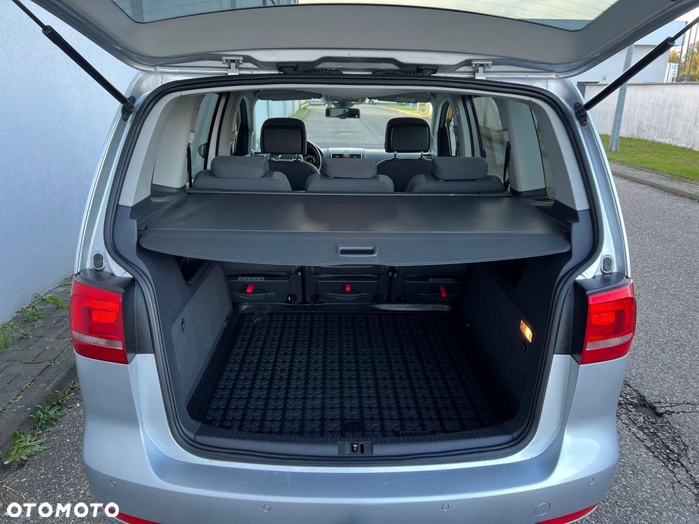 Volkswagen Touran 2.0 TDI DPF Highline DSG - 8