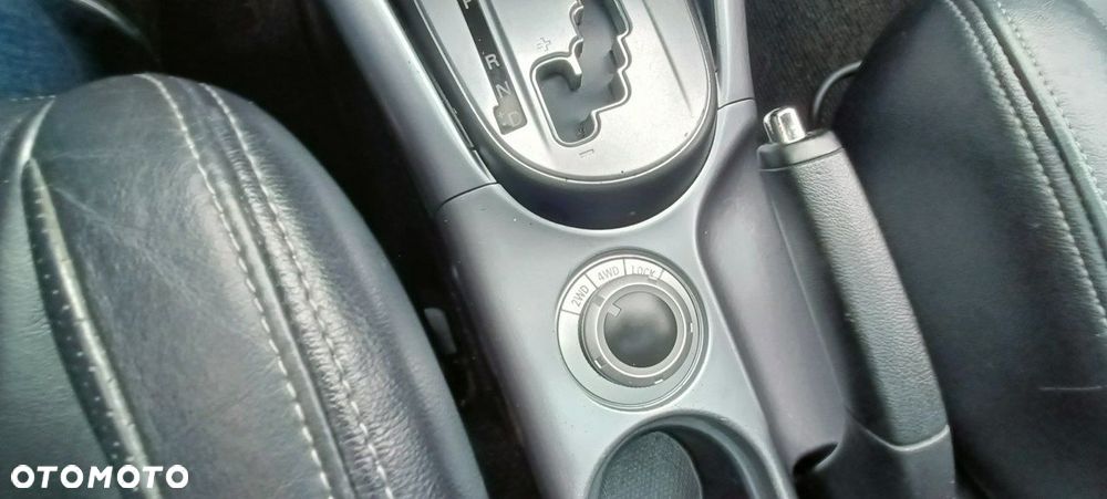 Mitsubishi Outlander 2.4 4WD CVT Instyle - 31