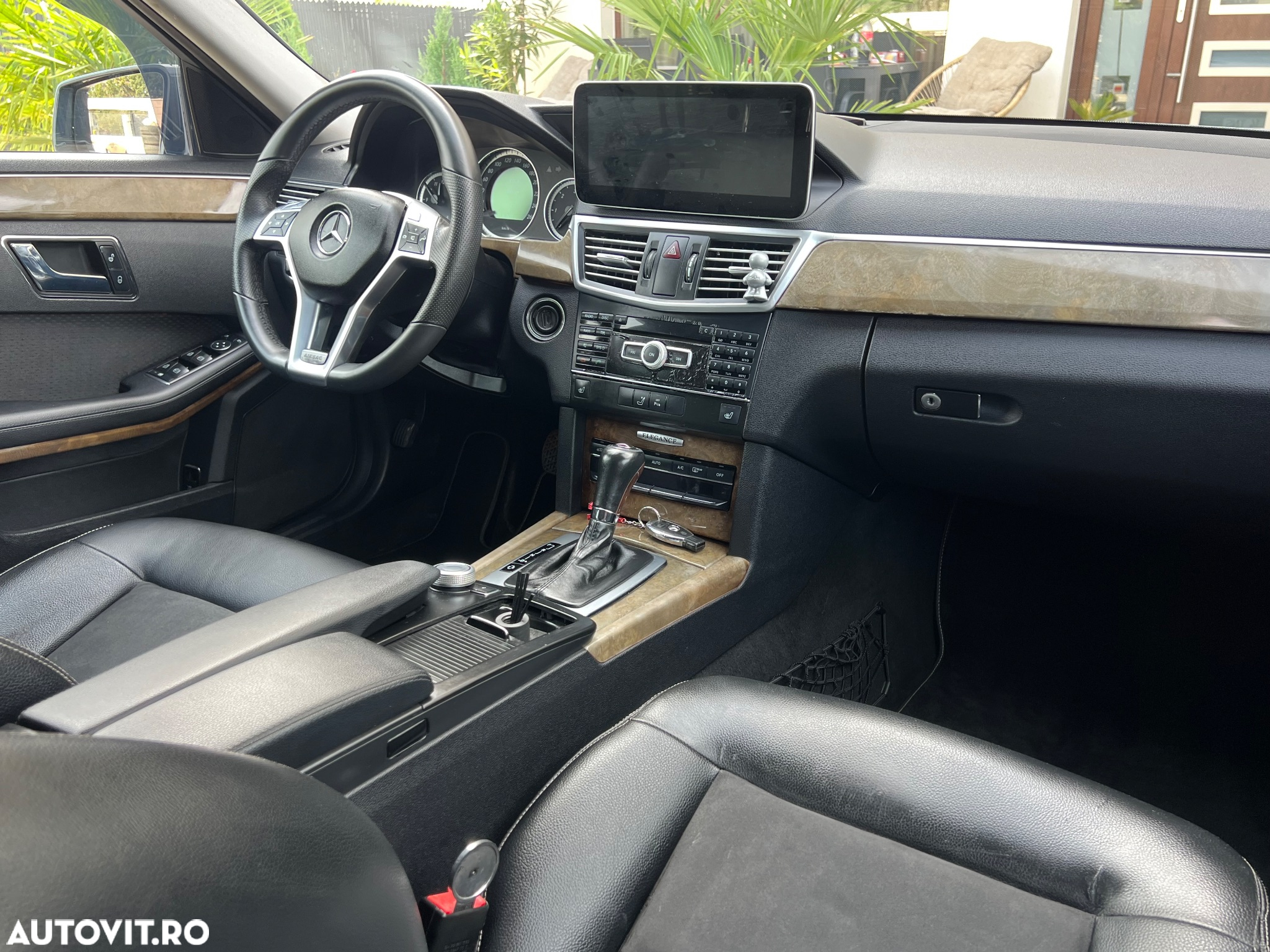 Mercedes-Benz E 200 T BlueTEC 7G-TRONIC Elegance - 35