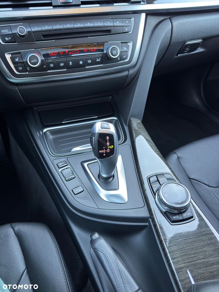 BMW Seria 3 318d Luxury Line - 28