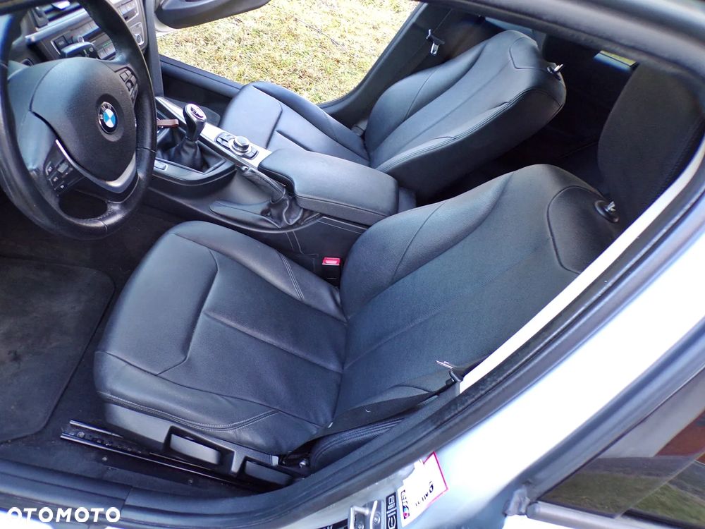 BMW Seria 3 318d Blue Performance Modern Line - 25