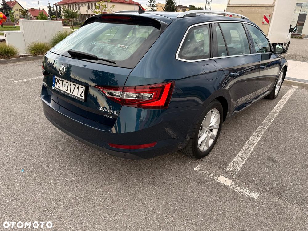 Skoda Superb 2.0 TDI 4x4 Style DSG - 8