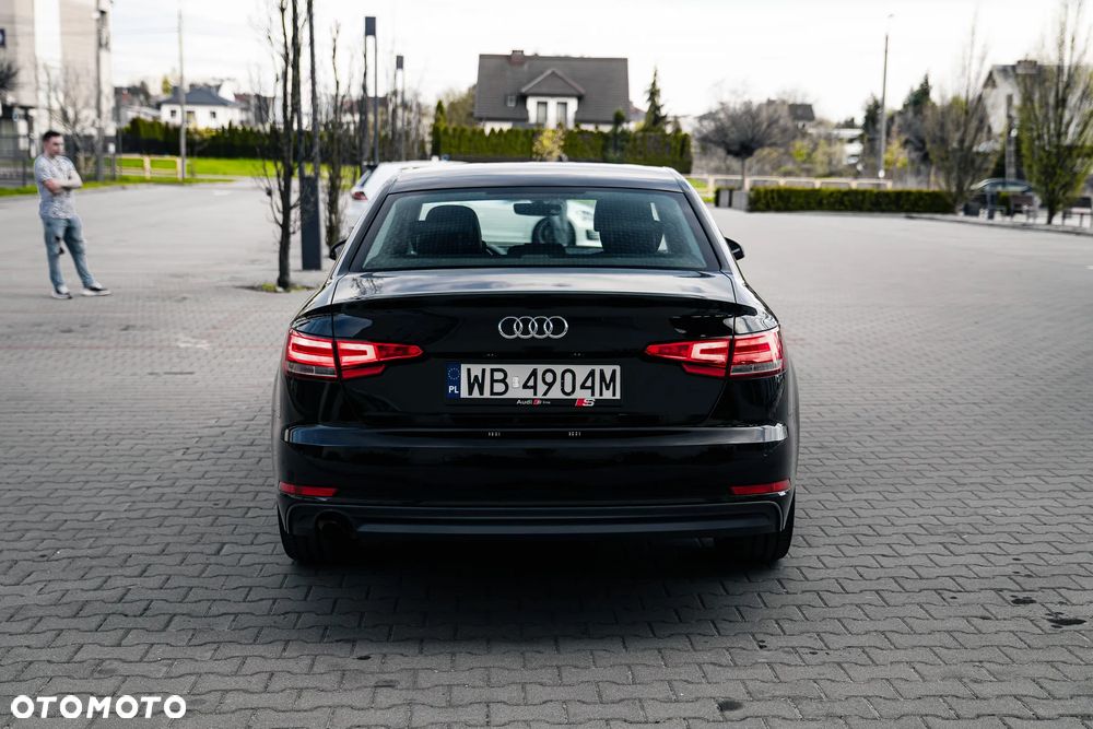 Audi A4 Limousine - 4