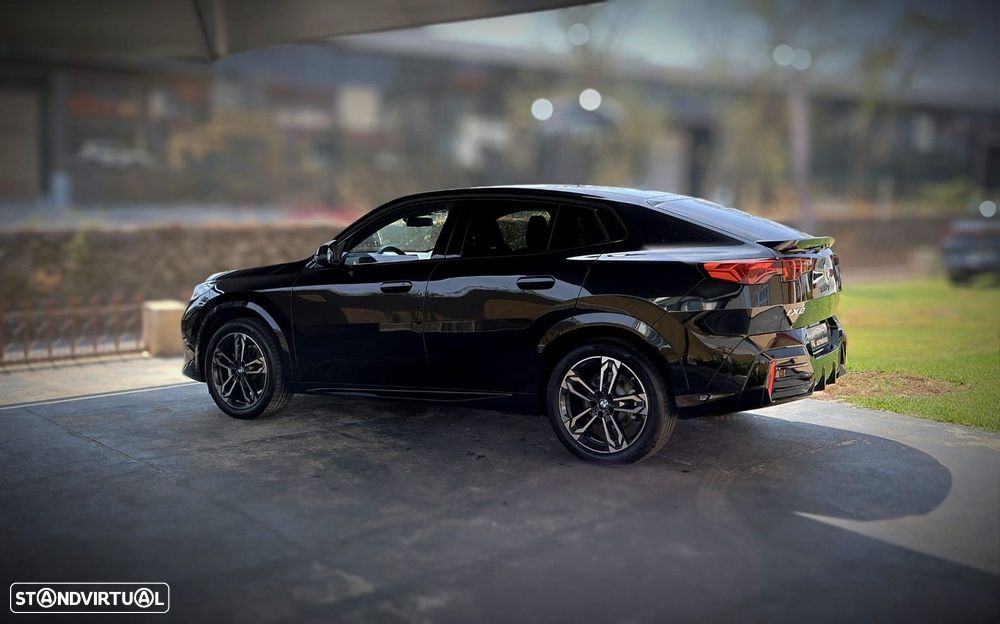 BMW iX2 eDrive20 Pack Desportivo M - 7