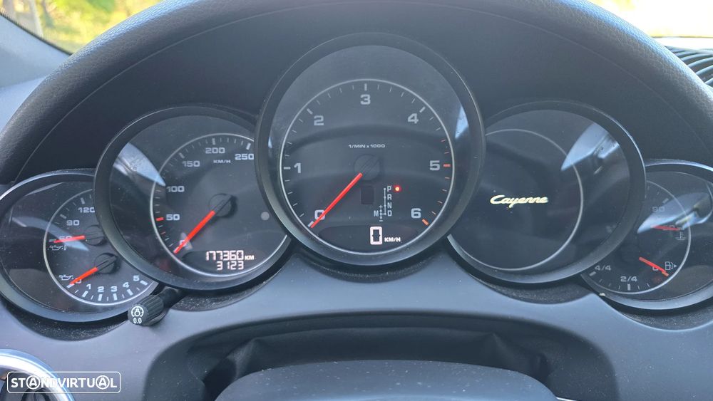 Porsche Cayenne Diesel Tiptronic S - 27