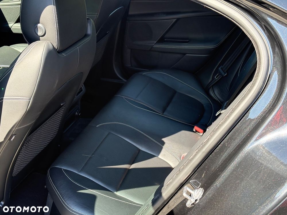 Jaguar XE 20d R-Sport Ingenium Edition - 24