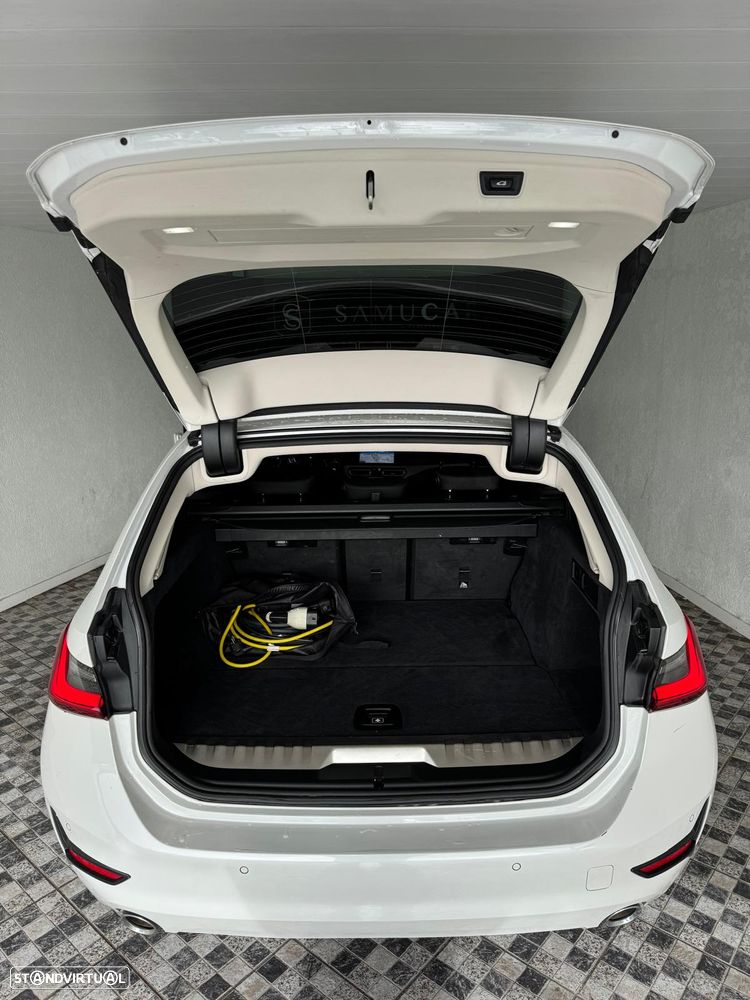 BMW 330 e Touring Line Sport Auto - 18