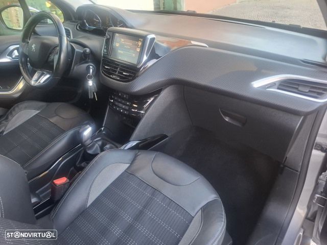 Peugeot 2008 1.6 e-HDi Allure - 44