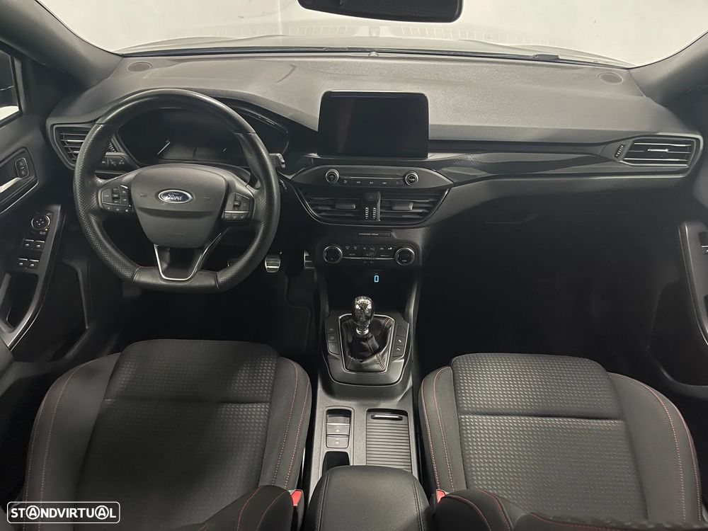 Ford Focus 1.0 EcoBoost MHEV ST-Line - 30