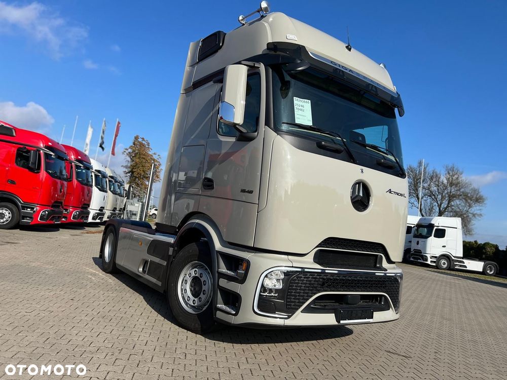 Mercedes-Benz Actros - 18