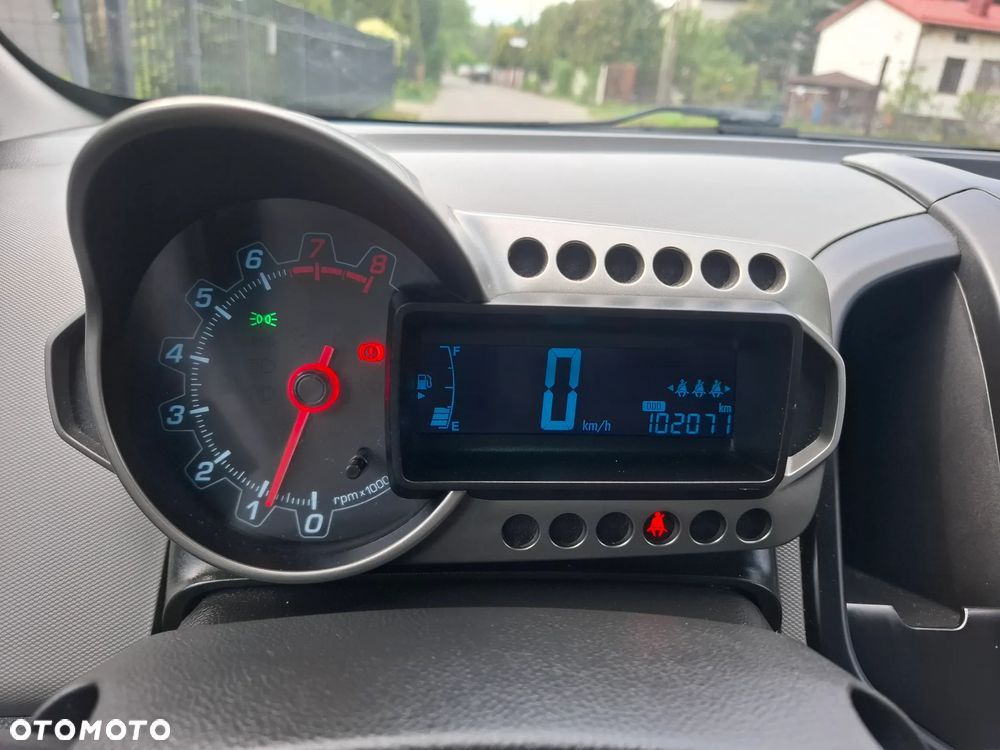 Chevrolet Aveo - 7