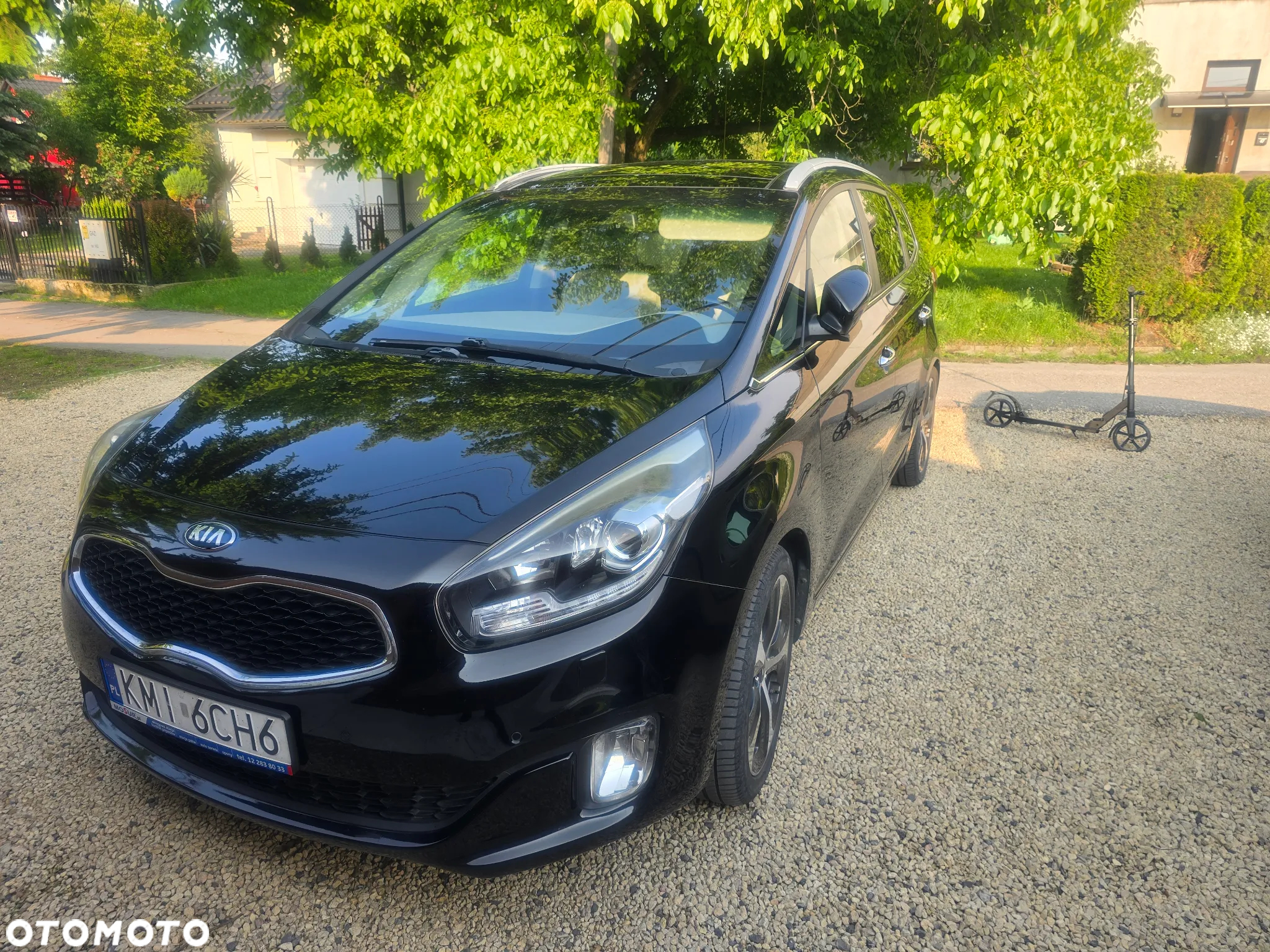 Kia Carens - 2