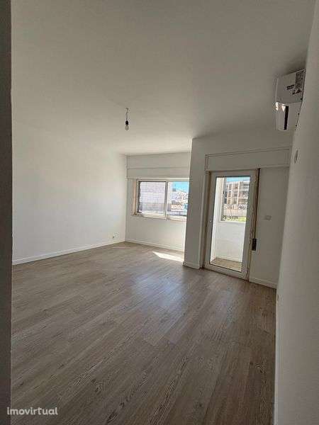 Apartamento T3 com 160m2 - Grande imagem: 3/8