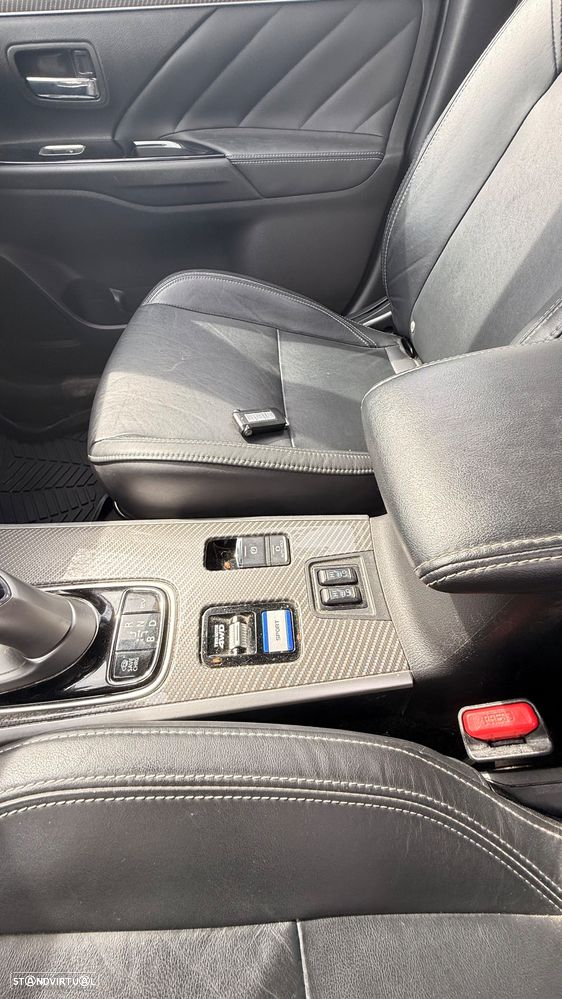 Mitsubishi Outlander - 14