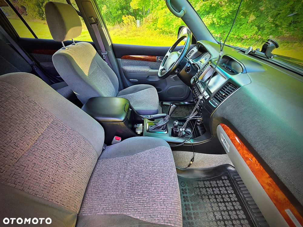 Toyota Land Cruiser - 19