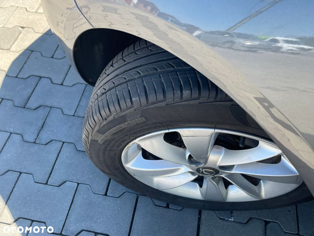 Opel Corsa 1.2 16V Enjoy - 9