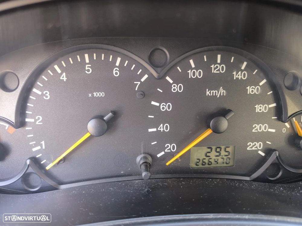 Ford Focus 1.4 Comfort - 5