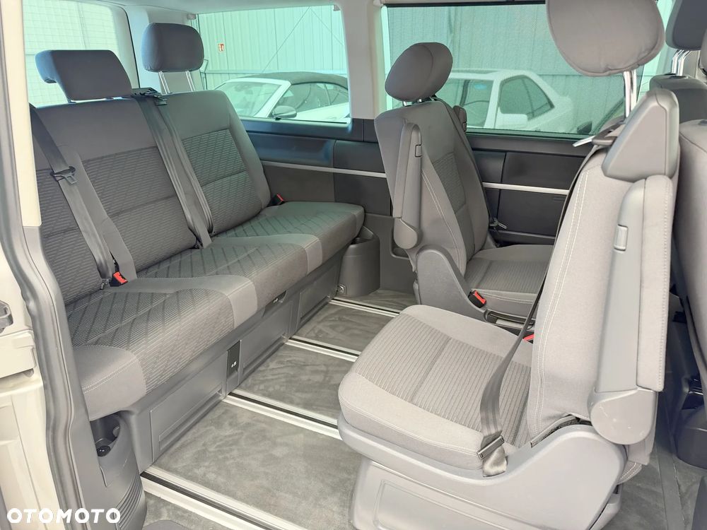 Volkswagen Multivan - 9