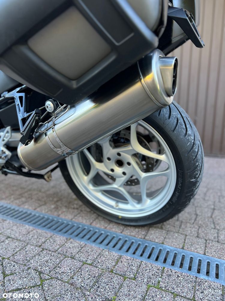 BMW F - 25