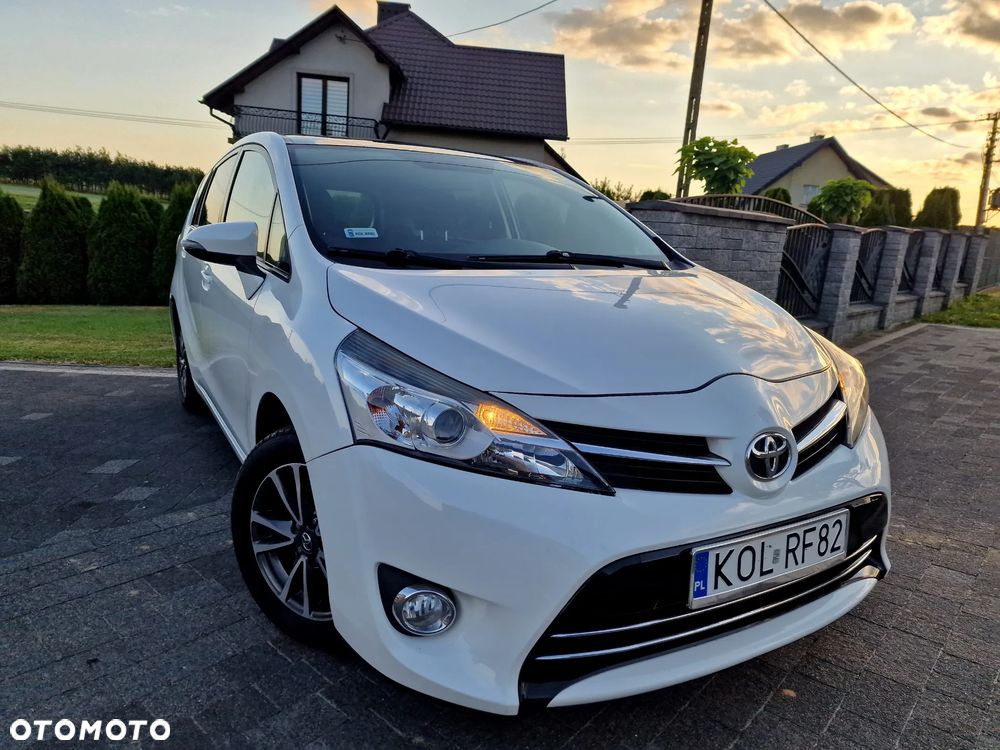 Toyota Verso 1.6 Premium - 6