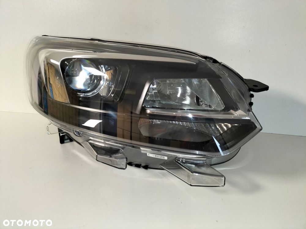 lampa przednia reflektor prawa opel zafira d 19- vivaro c 19- xenon - 2