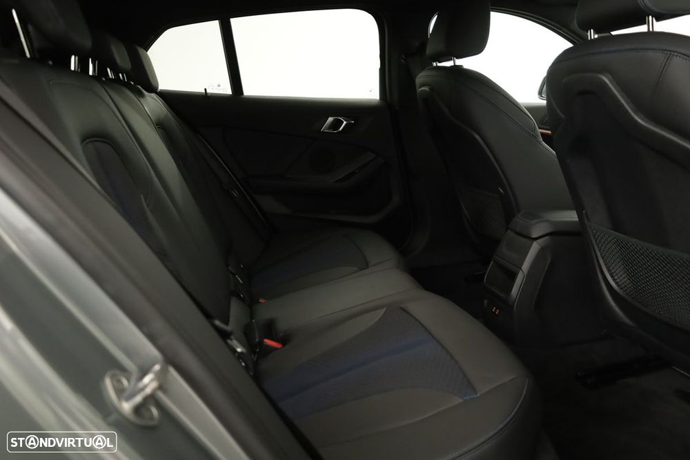 BMW 116 d Pack Desportivo M Auto - 23