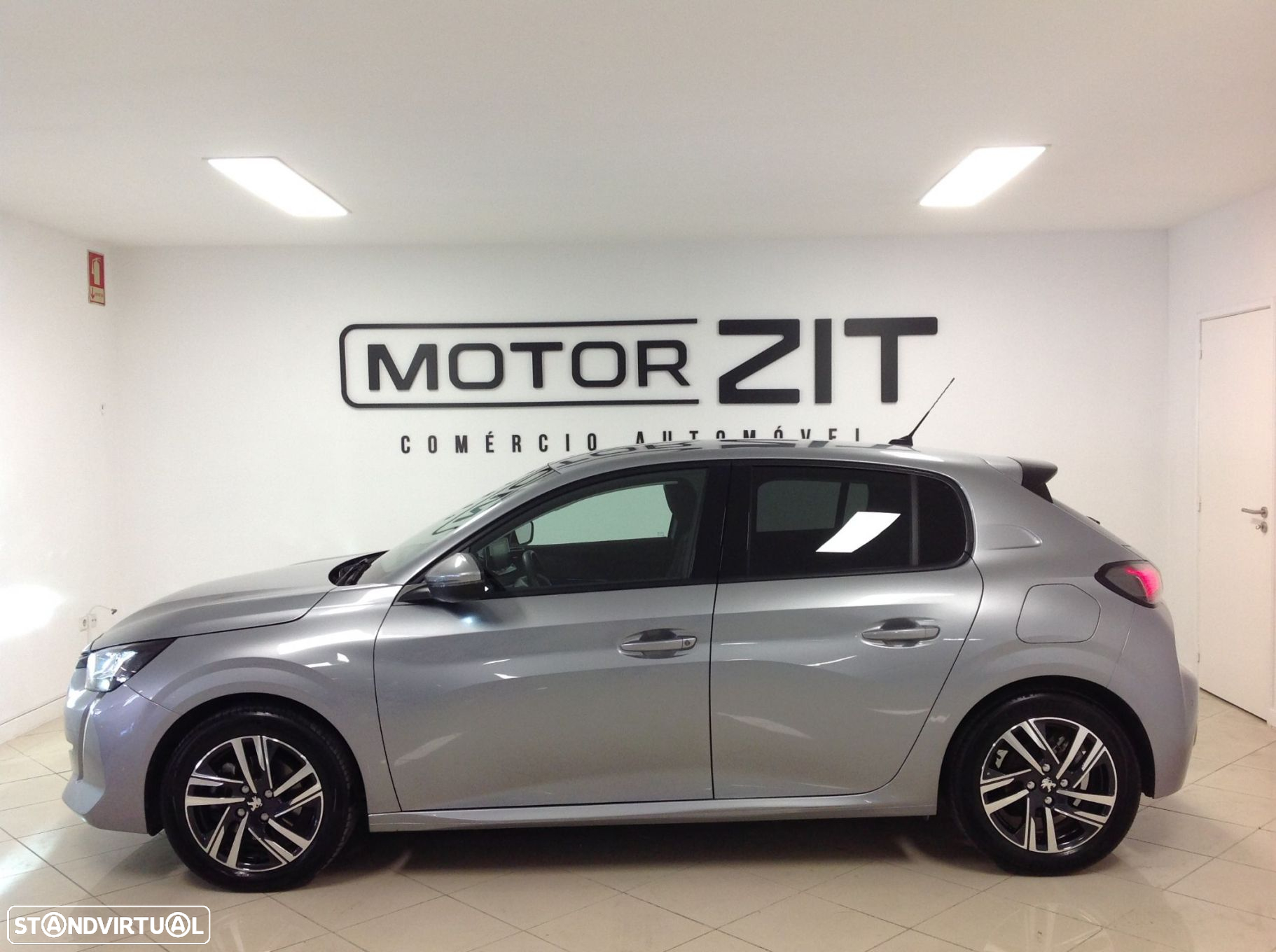 Peugeot 208 1.2 PureTech Allure - 5