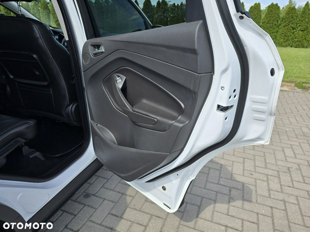 Ford Kuga - 28