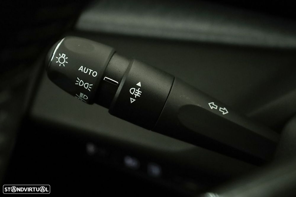 Peugeot 308 SW 1.6 Hybrid Allure e-EAT8 - 17