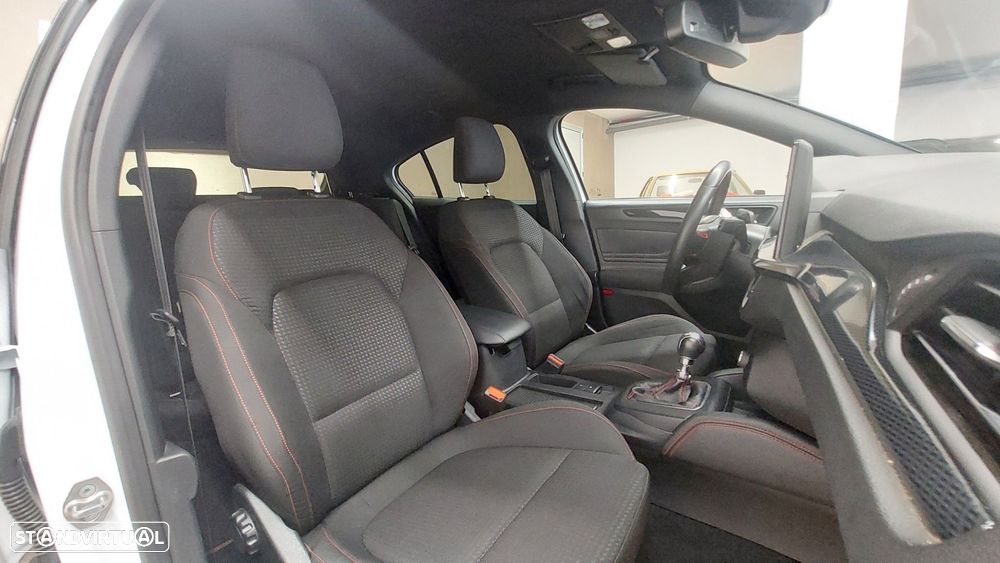 Ford Focus 1.0 EcoBoost MHEV ST-Line - 16
