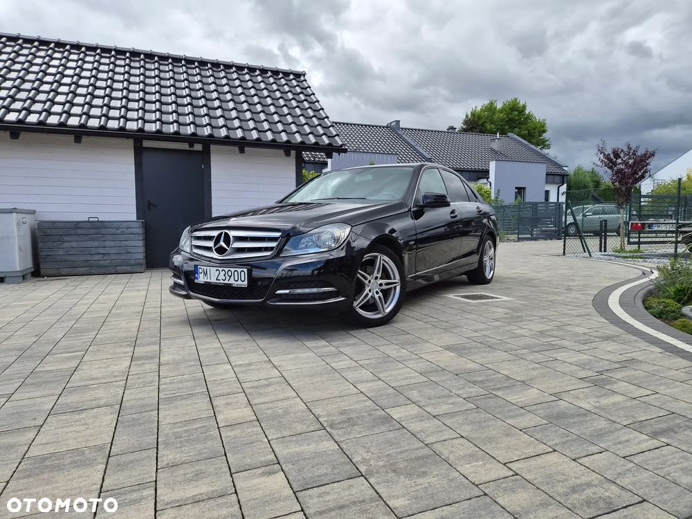 Mercedes-Benz Klasa C 180 CGI BlueEff Avantgarde - 12