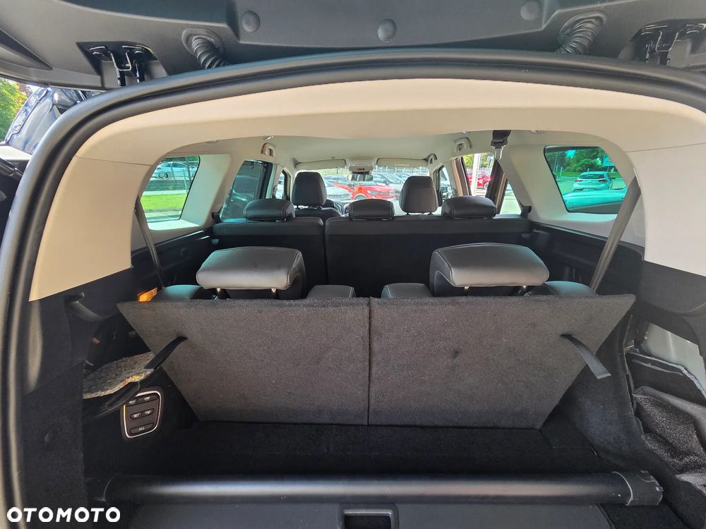 Renault Grand Scenic - 16