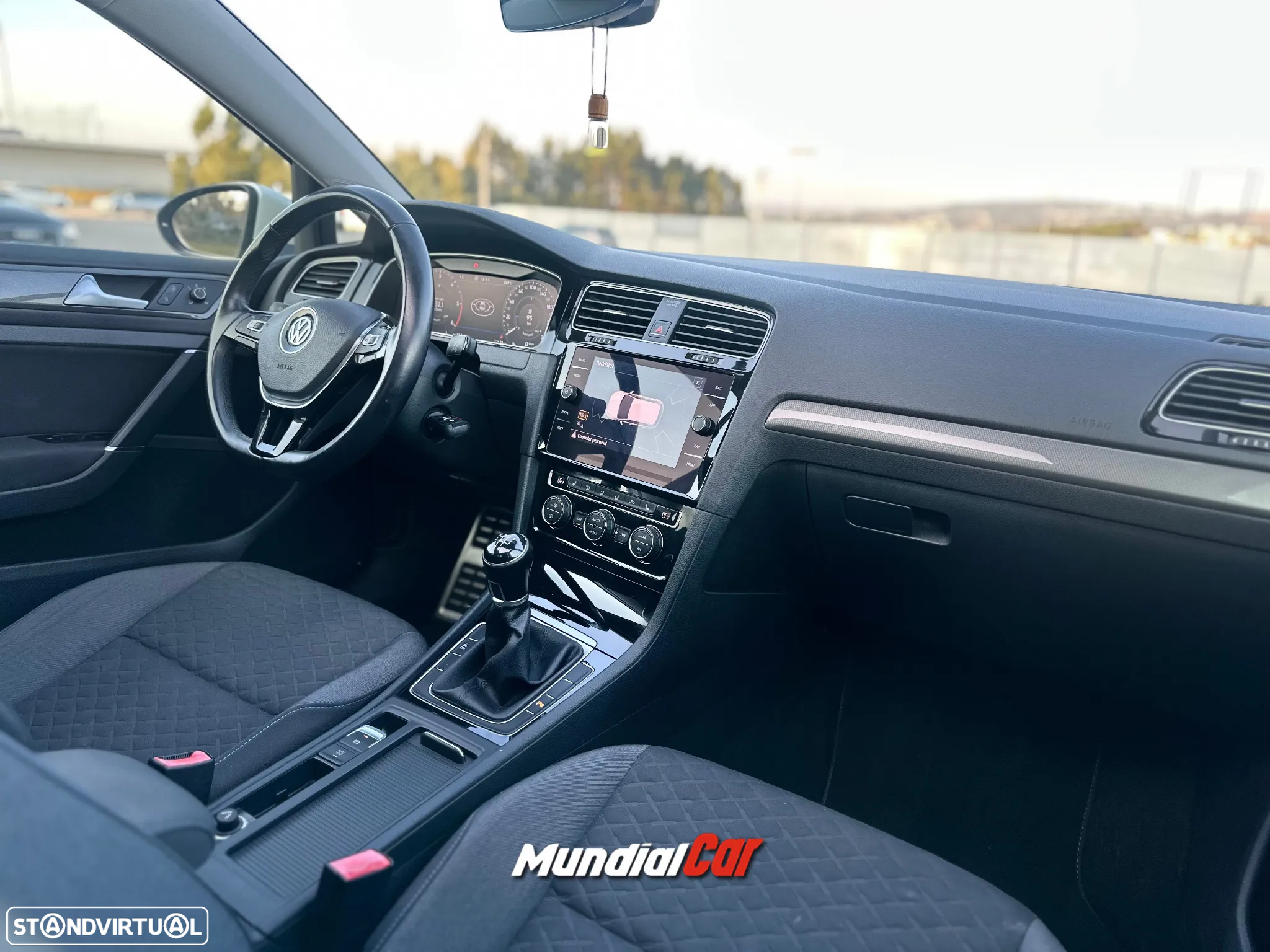 VW Golf 1.6 TDI R-Line - 9