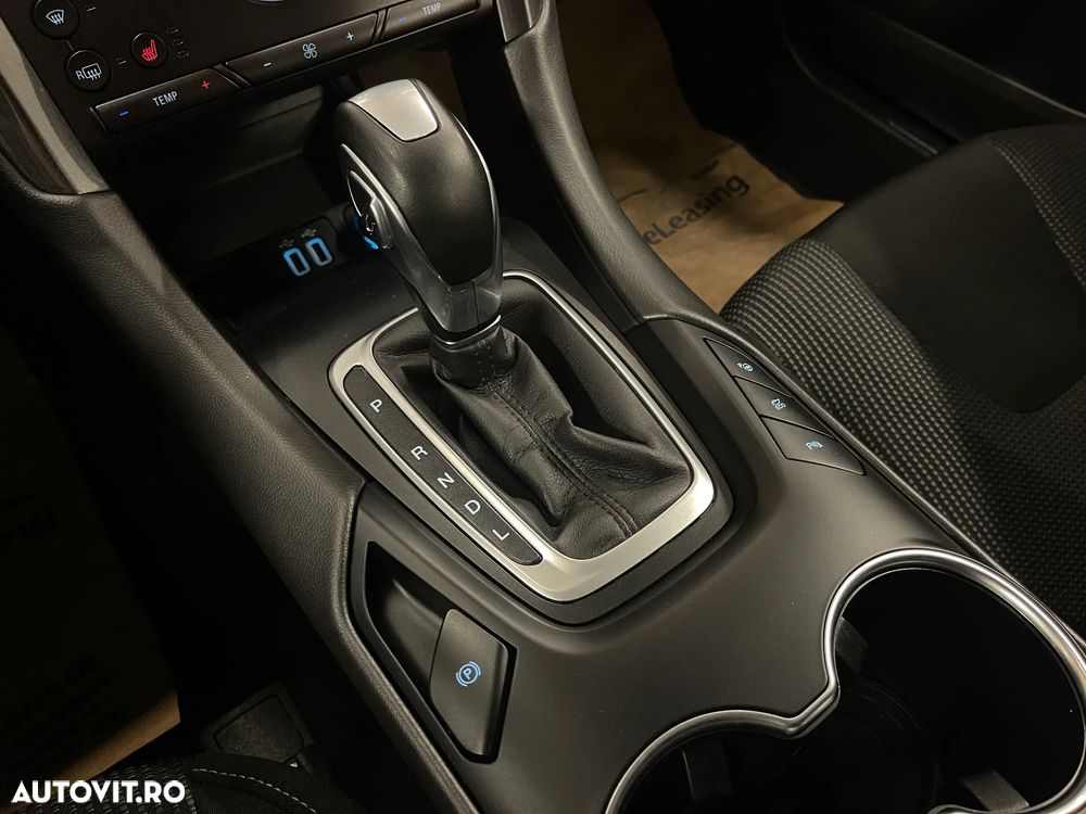 Ford Mondeo 2.0 HEV Titanium - 25