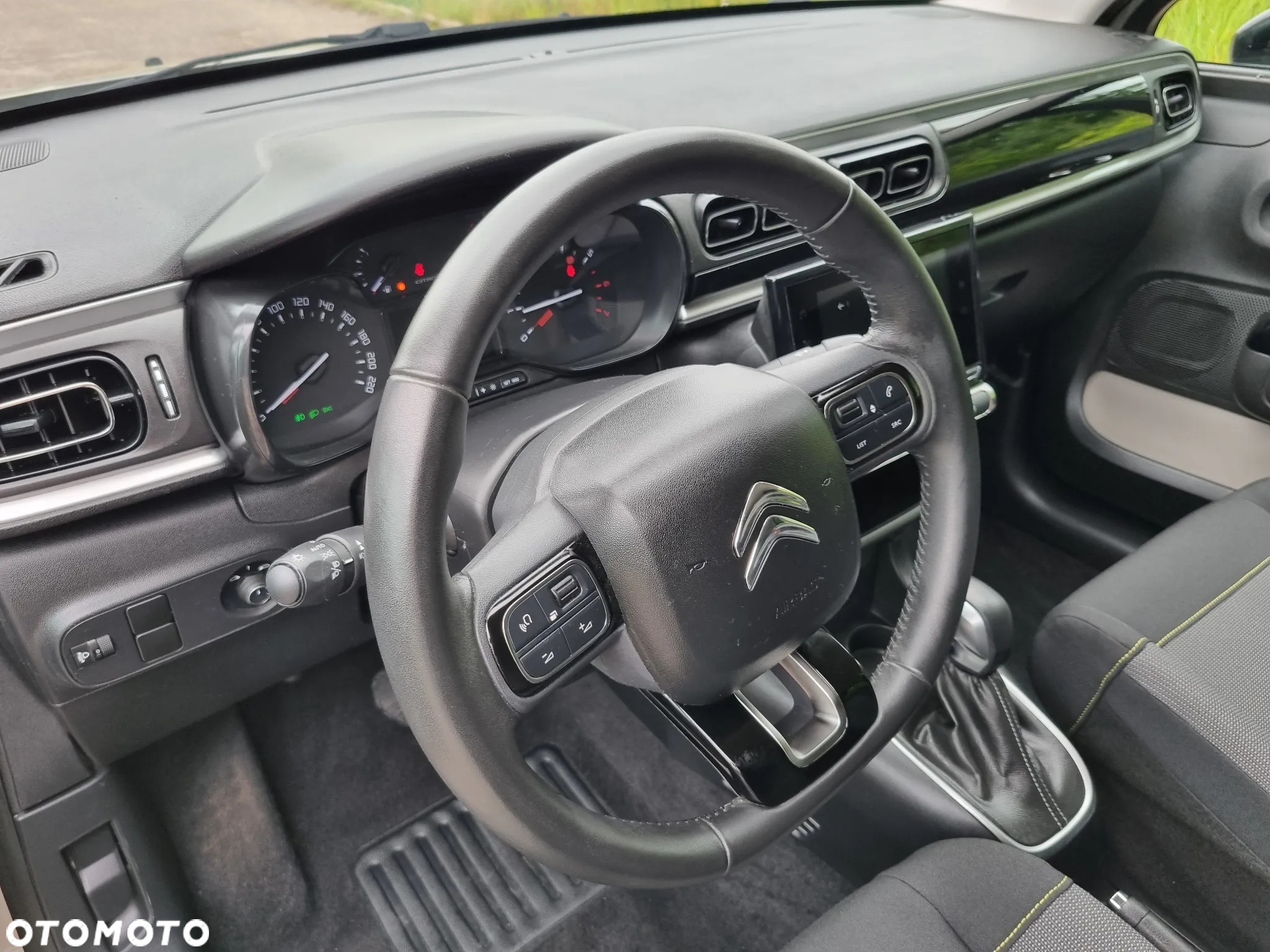 Citroën C3 Pure Tech 110 S&S EAT6 SHINE - 21