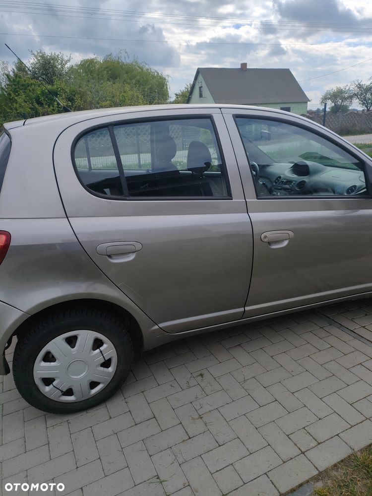 Toyota Yaris 1.0 Base - 7