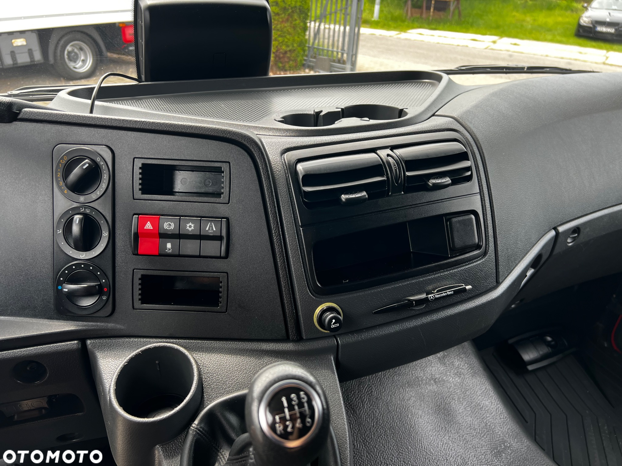 Mercedes-Benz ATEGO - 23