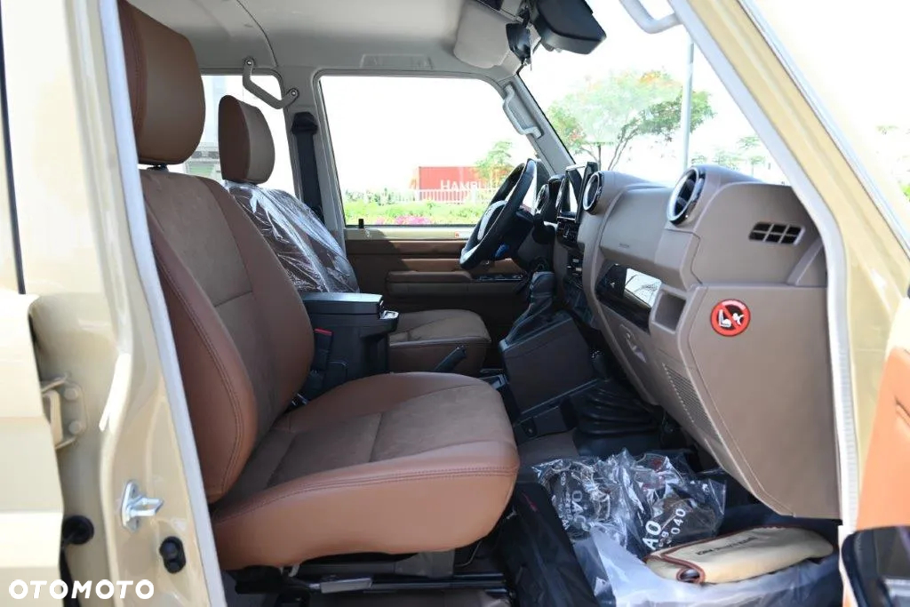 Toyota Land Cruiser - 29