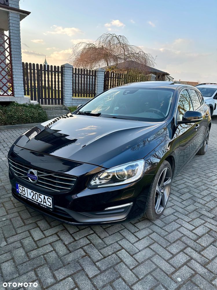 Volvo V60 D4 Geartronic Momentum - 1