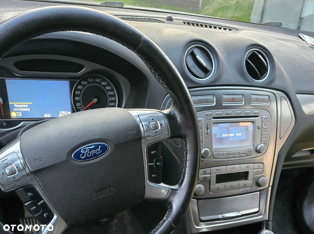 Ford Mondeo - 8
